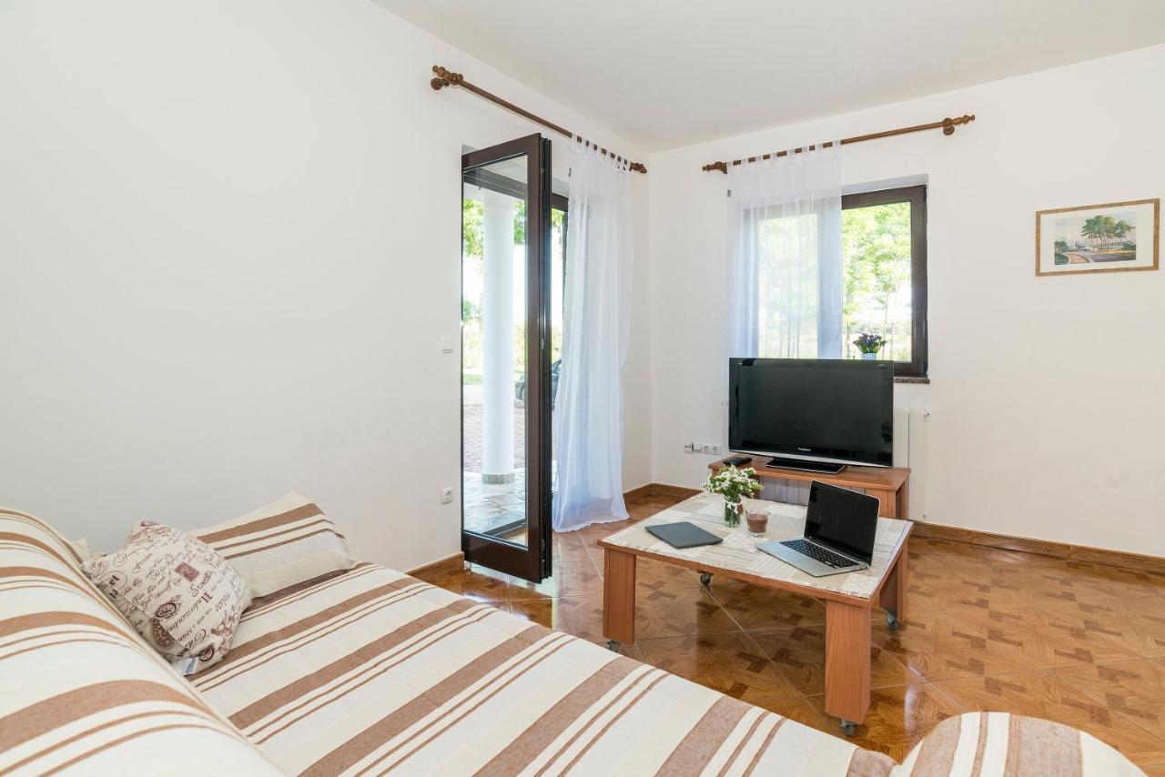Apartments Vienna Zambratija  Room photo