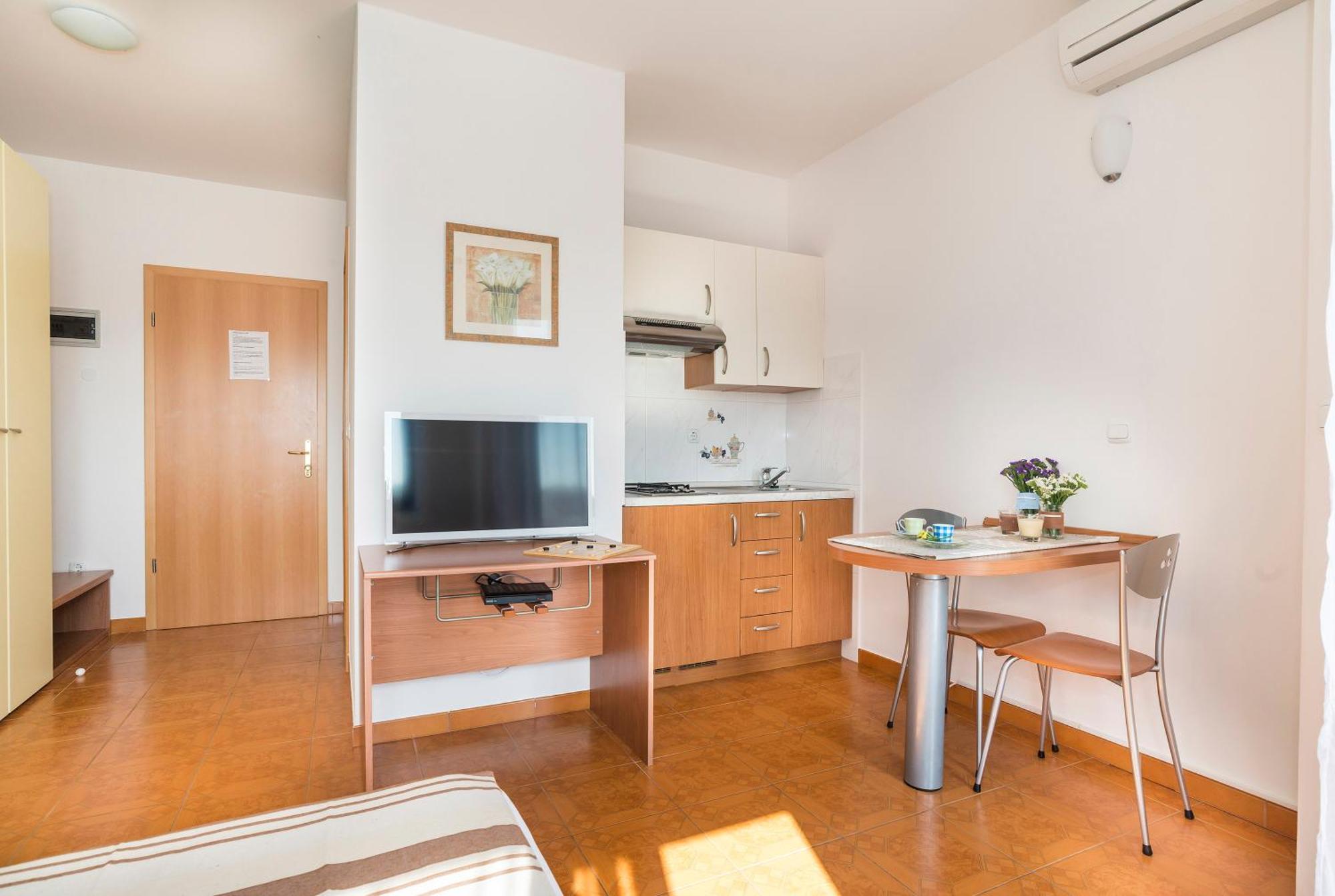Apartments Vienna Zambratija  Room photo